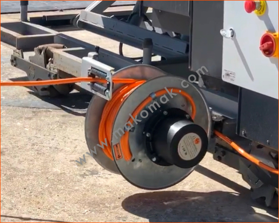 Spring driven cable reel